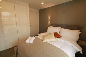 1 bedroom, iron/ironing board, travel cot, WiFi