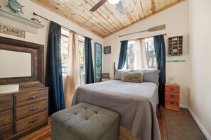 Huisje, Meerdere bedden, terras, uitzicht op bergen | 3 slaapkamers, individueel gedecoreerd, individueel gemeubileerd