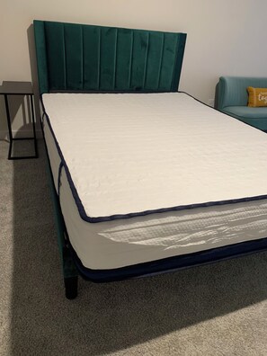 1 bedroom, WiFi, bed sheets - Charming townhome in lovely Hanahan with AC, WiFi. Renting one room. No kitchen (Hanahan)