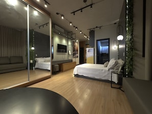 Comfort Apartment | Laptop workspace, iron/ironing board, free WiFi - Edificio E-Compartilhe  (Toledo)