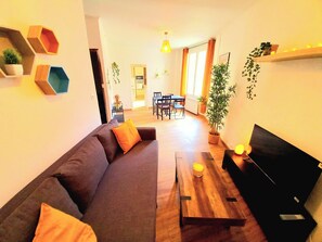 Smart TV - ★ T2 Halles & Cathédrale ★ Plein-centre ★ Clim ★ Wifi ★ Parking on request (Béziers)