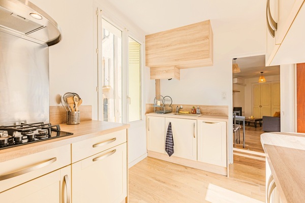 Frigorifero, microonde, forno, piano cottura