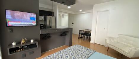 1 bedroom, desk, free WiFi, bed sheets