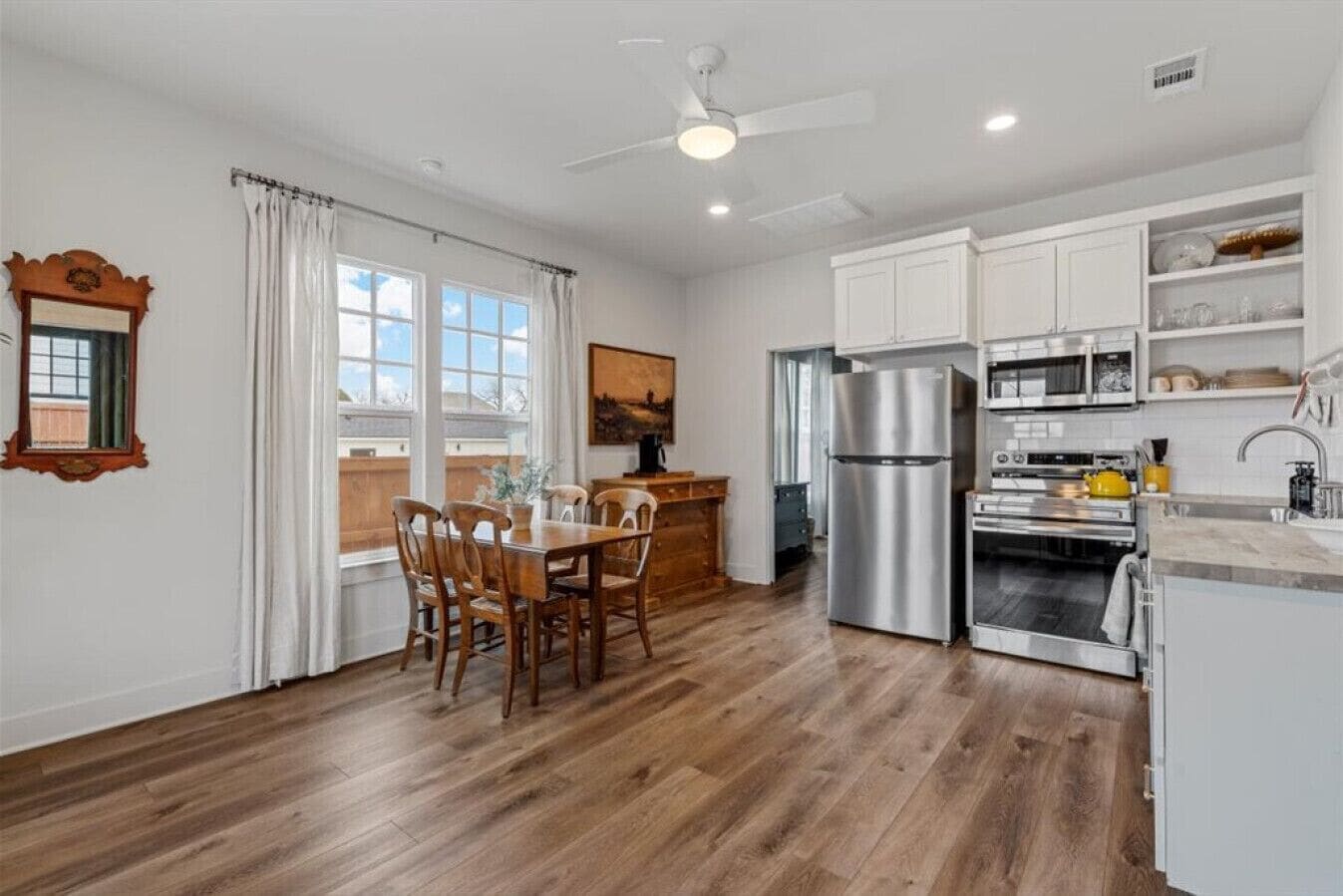 Réfrigérateur, micro-ondes, four, lave-vaisselle