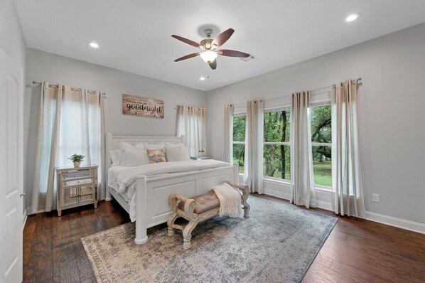 4 bedrooms, iron/ironing board, travel cot, free WiFi