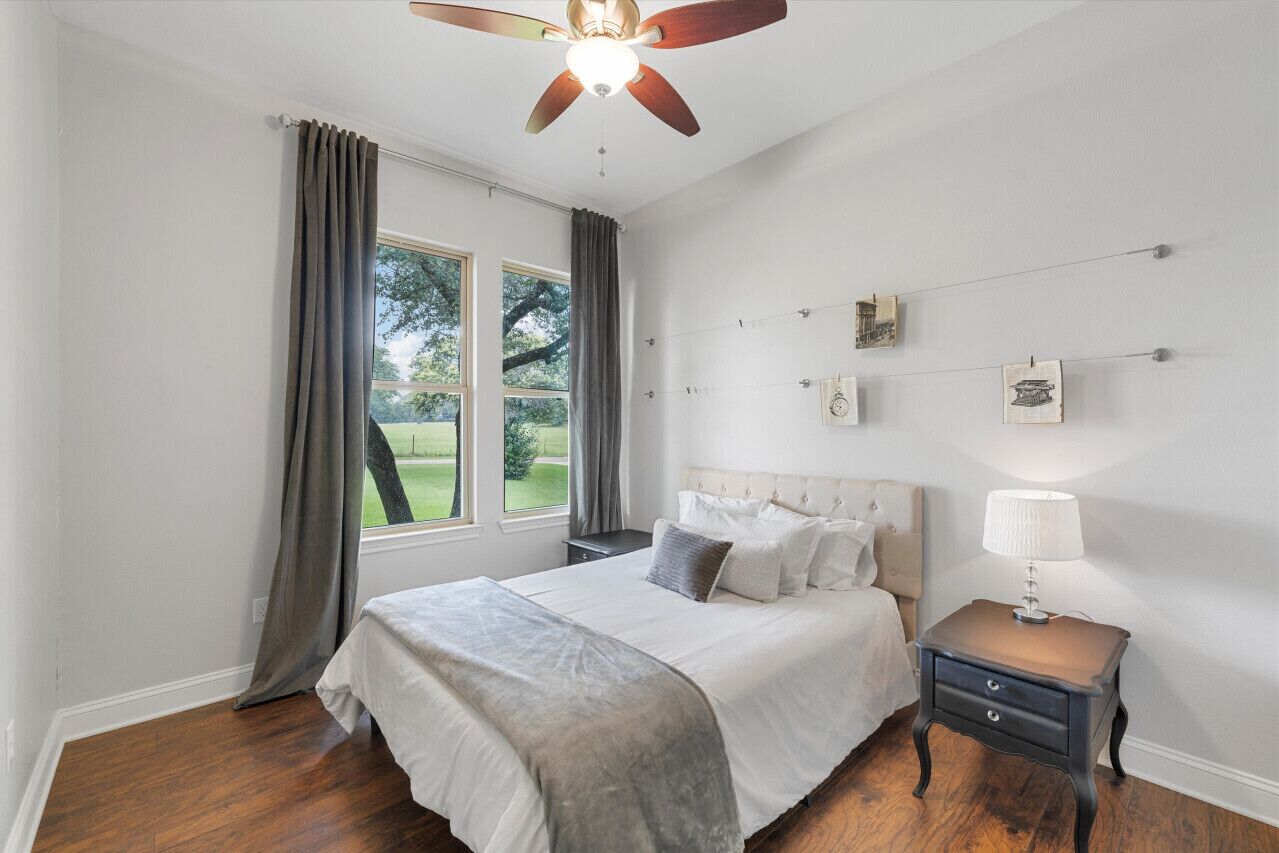 4 bedrooms, iron/ironing board, travel crib, free WiFi