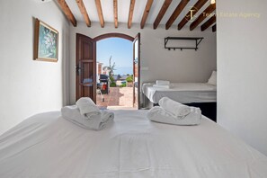 4 bedrooms, iron/ironing board, free WiFi, bed sheets - Luxury Villa with Sea View, Private Heated Pool (Optional) (La Herradura)