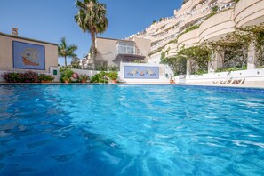 Pool - Beachfront, Pool, Townhouse with Sea View (La Herradura)