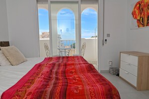 2 chambres, fer et planche à repasser, Wi-Fi gratuit, draps fournis