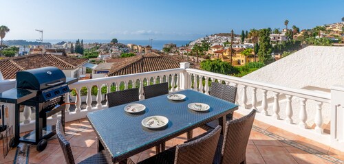 Stunning View, 2 Terraces, Close to Beach & Restaurants