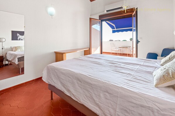 2 chambres, fer et planche Ă repasser, Wi-Fi gratuit, draps fournis