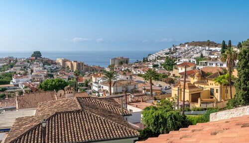 Stunning View, 2 Terraces, Close to Beach & Restaurants