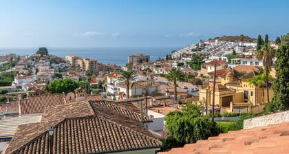 Stunning View, 2 Terraces, Close to Beach & Restaurants