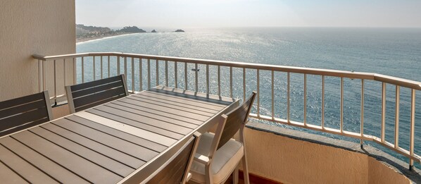 Property grounds - Seafront Penthouse on San Cristobal, Almuñécar (Almuñecar)