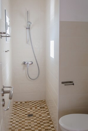 淋浴設備、風筒、提供毛巾