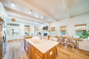 Fridge, microwave, oven, stovetop - Rooftop Deck & Ocean Views—Luxury 5BR/4.5BA  Single Family, Across from Beach! (Ocean City)