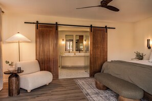 1 bedroom, bed sheets