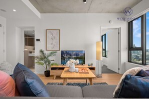 TV - Grand Port Phillip Bay Views - Amazing Apartment (Southbank)