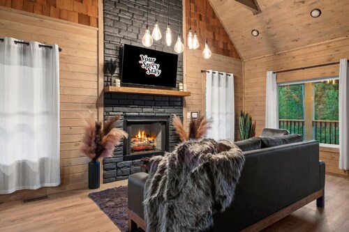 NEW! SEXY Cabin~ Adult Getaway