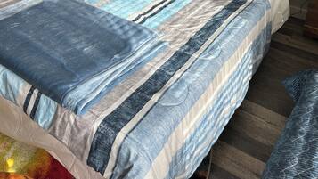 1 soverom, strykejern/-brett, wi-fi (inkludert) og sengetøy