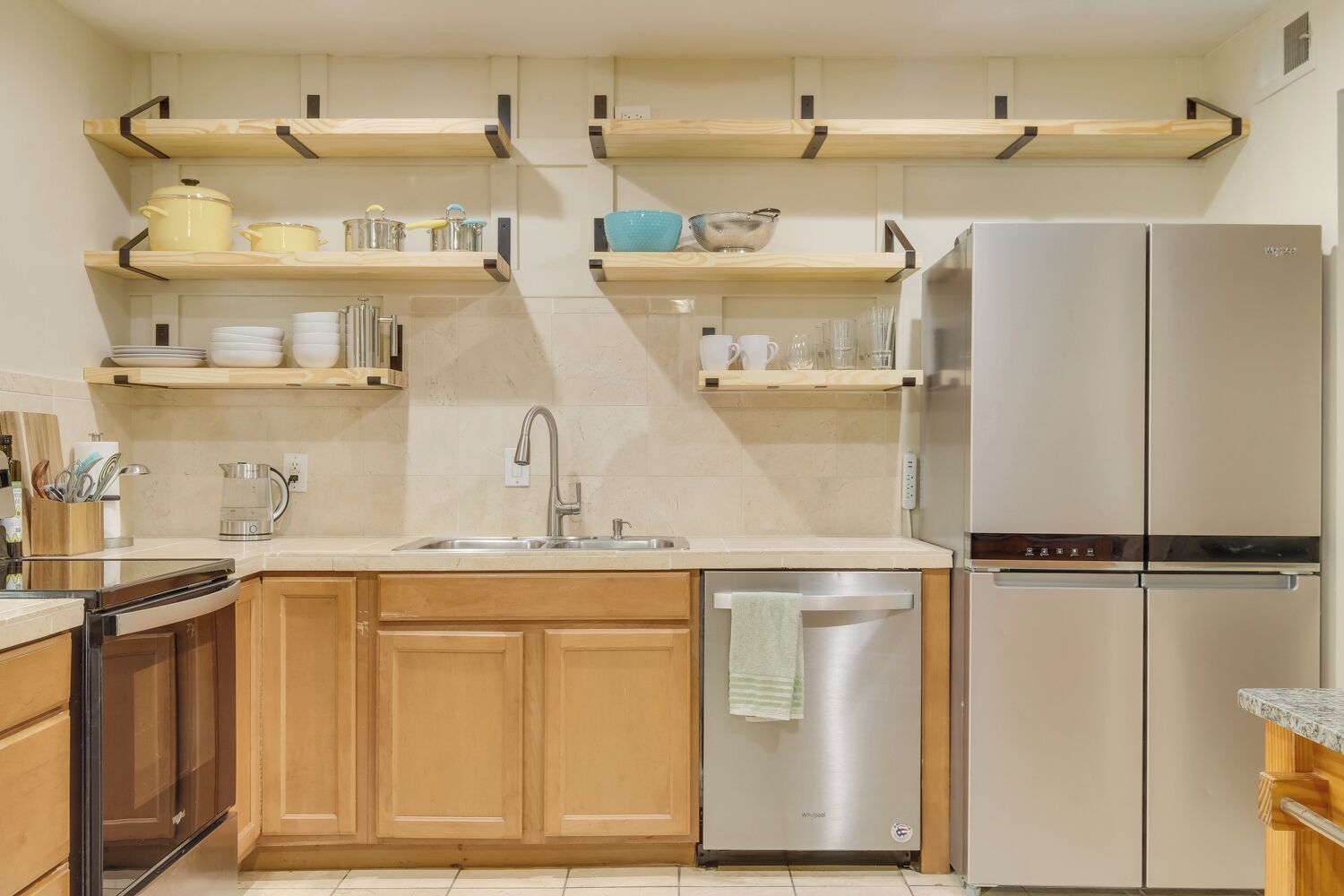 Mikrowelle, Ofen, Herdplatte, Geschirrspüler