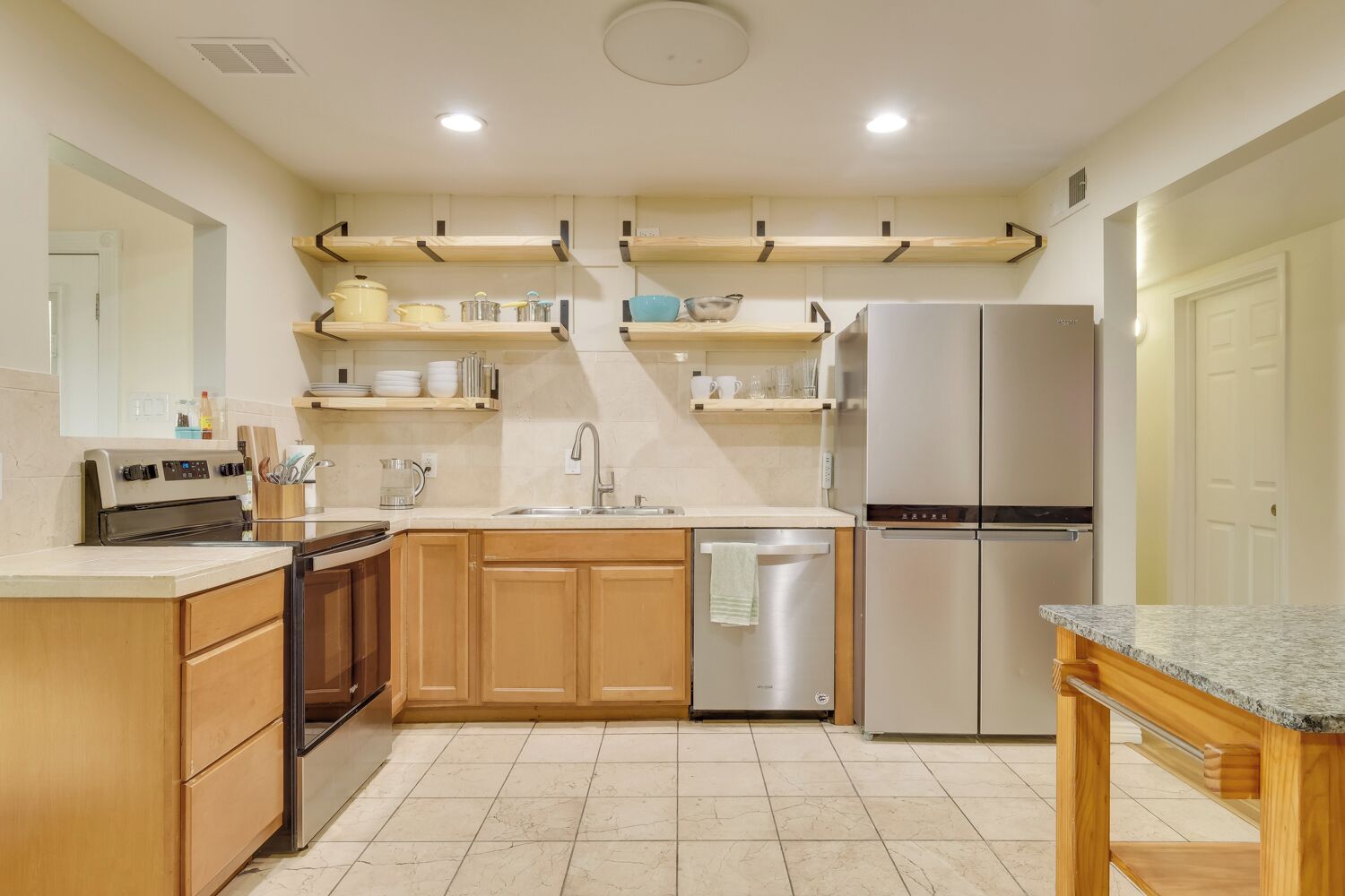 Mikrowelle, Ofen, Herdplatte, Geschirrspüler