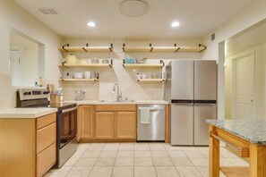 Micro-ondes, four, plaque de cuisson, lave-vaisselle