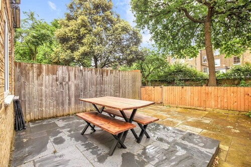 Beautiful 3 Bedroom Apartment Near Central London.