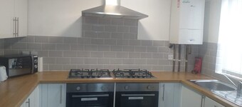 Liverpool 3-bed House - Near City Center