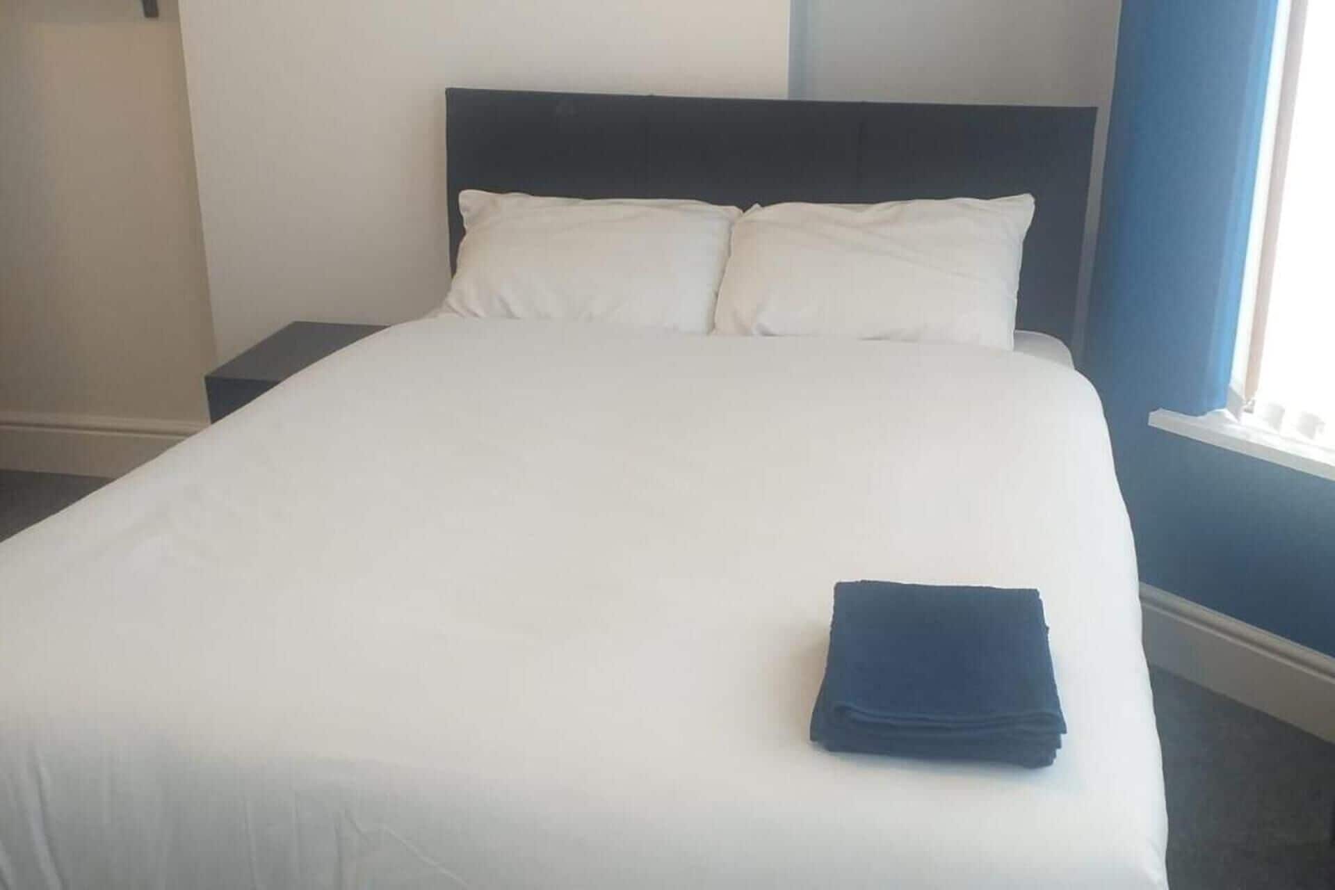 3 bedrooms, bed sheets