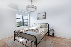 4 Schlafzimmer, Bügeleisen/Bügelbrett, WLAN, Bettwäsche