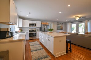 Fridge, microwave, oven, stovetop - Peaceful 3BR, Private Pool & Marsh Views Minutes from Charleston & Beaches (Hanahan)