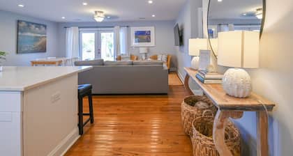 Peaceful 3BR, Private Pool & Marsh Views Minutes from Charleston & Beaches