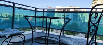 Italian Loft with Jacuzzi Near Lake