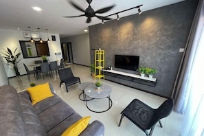 Cribs/infant beds - Ipoh The Manhattan Suites Apartment by IWH (Ipoh)