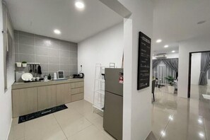 Cribs/infant beds - Ipoh The Manhattan Suites Apartment by IWH (Ipoh)