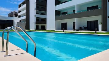 Apartamento | Piscina | 6 piscinas externas