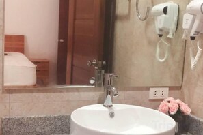 Besorolás nélküli kép, 2. 27 közül, gomb