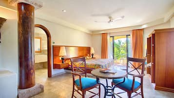 Kamar Mewah | Brankas, tirai kedap cahaya, Wi-Fi gratis, dan seprai linen