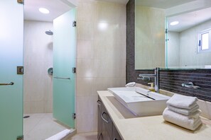 Haartrockner, Handtücher