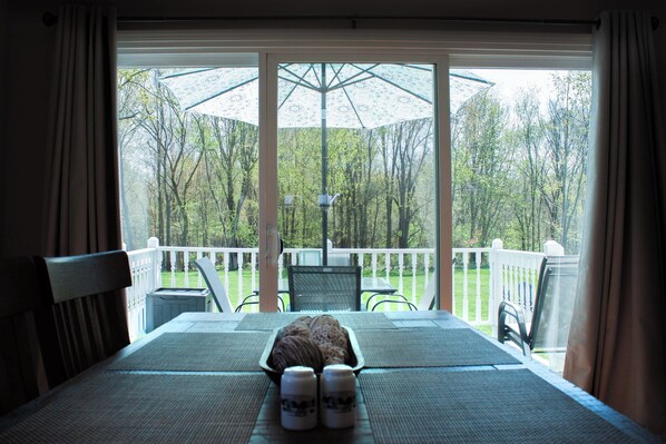 تناول الطعام بالخارج