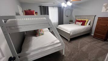 3 Schlafzimmer, Zimmersafe, kostenloses WLAN, Bettwäsche