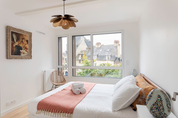 3 bedrooms, iron/ironing board, free WiFi, bed sheets