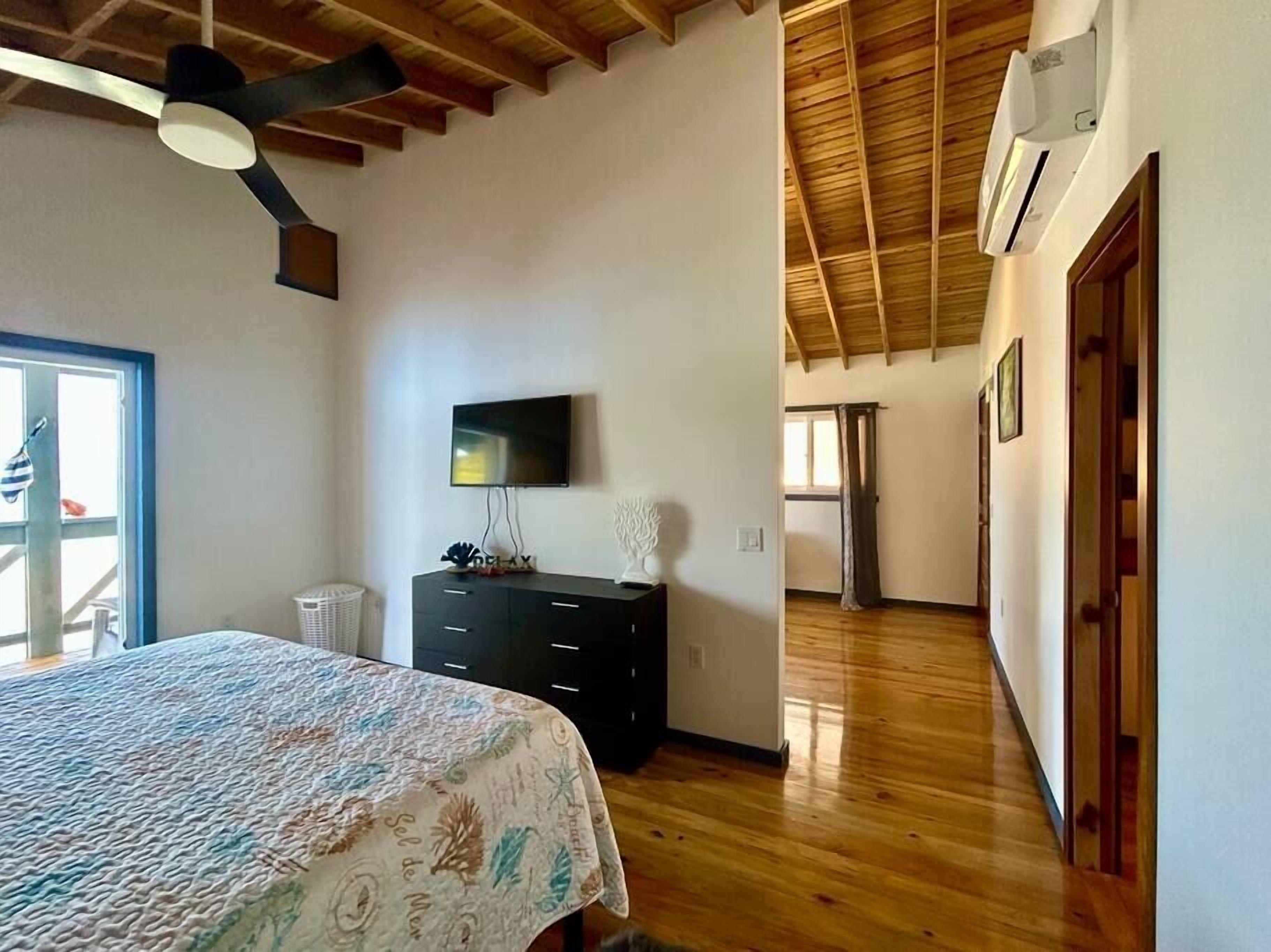 3 bedrooms, WiFi, bed sheets