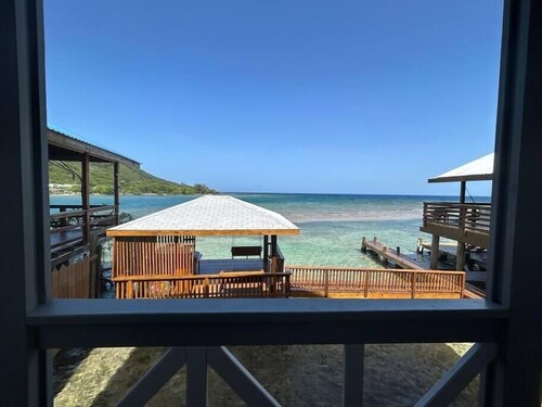 East End Gem-3 Bedroom on the Water