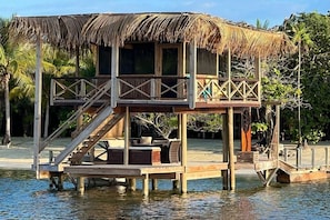 Property grounds - Point of Chill - Perfect Beach House (José Santos Guardiola)