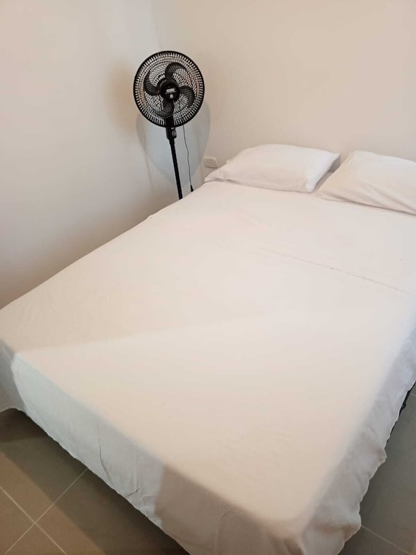 Chambre Double Classique, 1 lit double | Wi-Fi gratuit, draps fournis