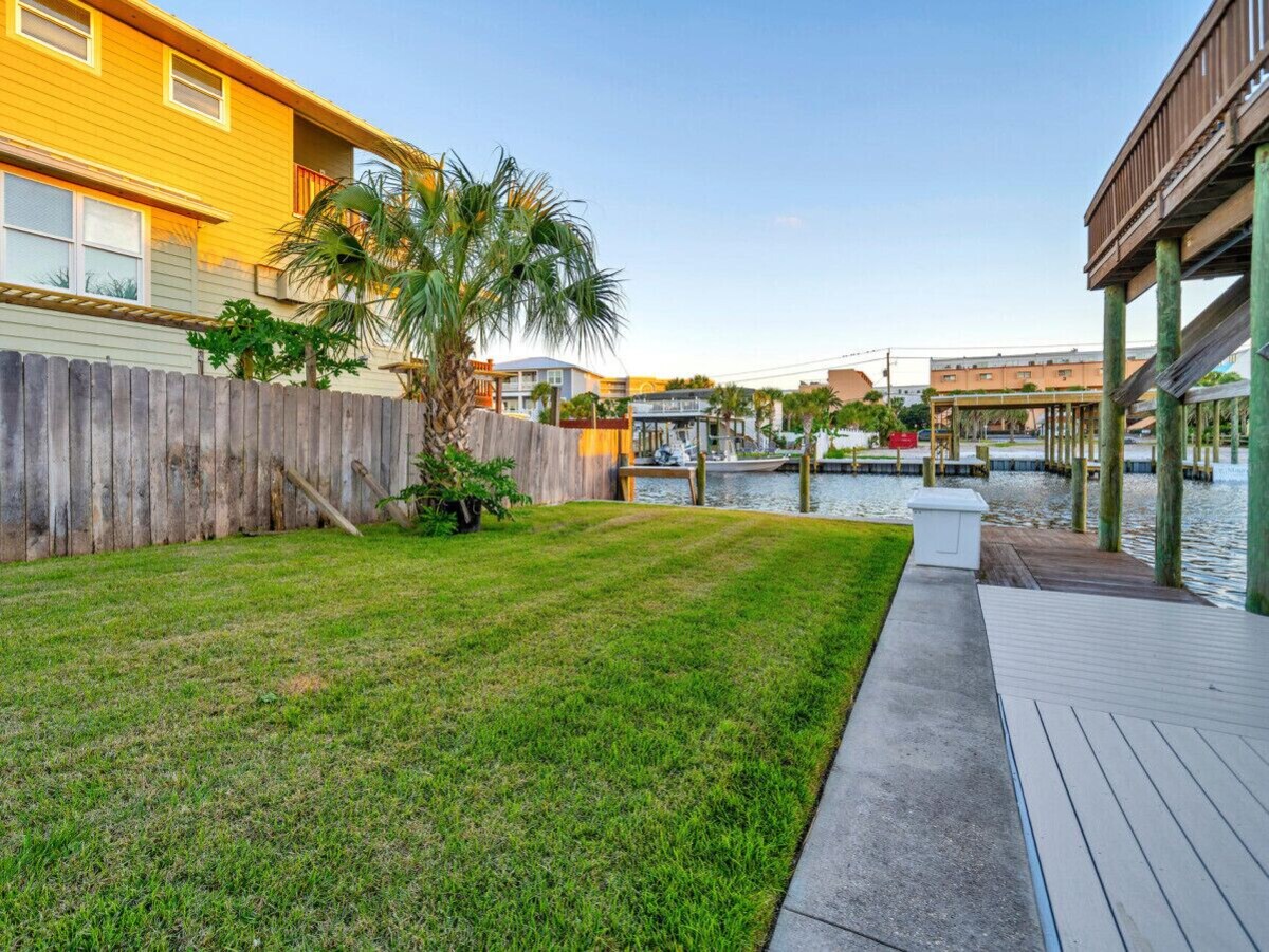 Photo 26 of Yellowfin Trace: Private pool! On the canal!