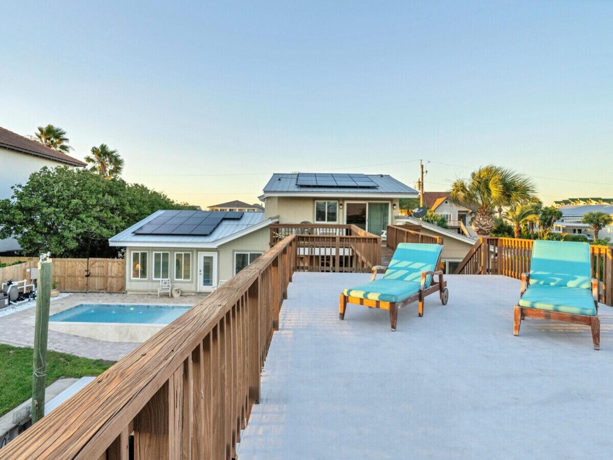 Photo 24 of Yellowfin Trace: Private pool! On the canal!