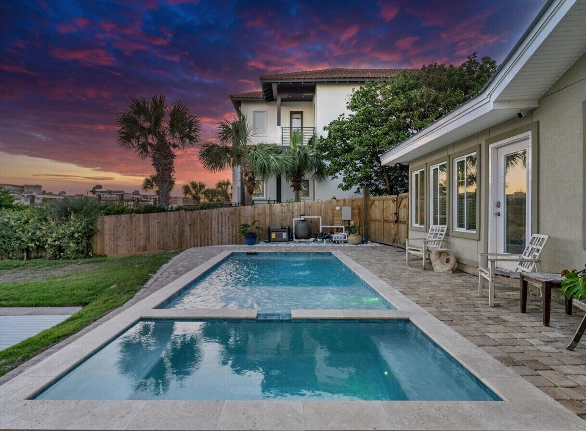 Photo 6 of Yellowfin Trace: Private pool! On the canal!